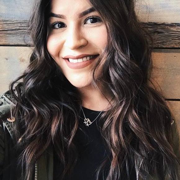 Meet your Posher, Valerie - Picture 1 of 1